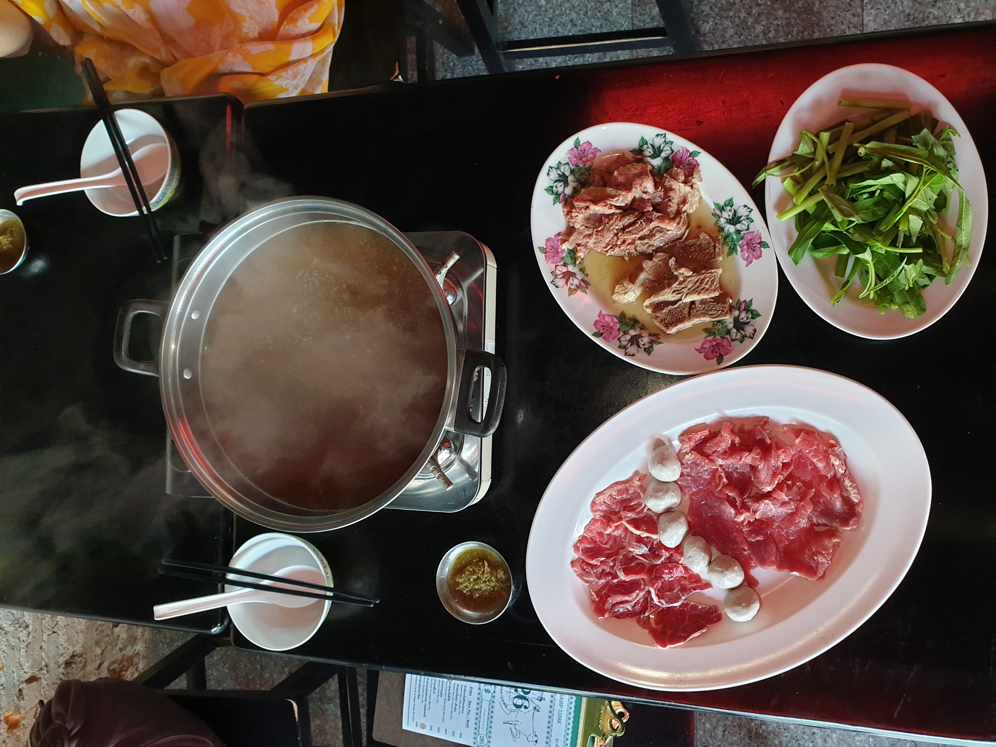 เกาเหลาเนื้อหม้อไฟ