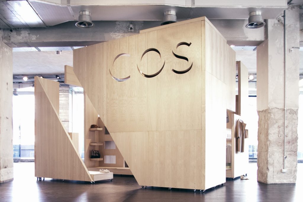COSxGaryCard-SalonedelMobile-2012